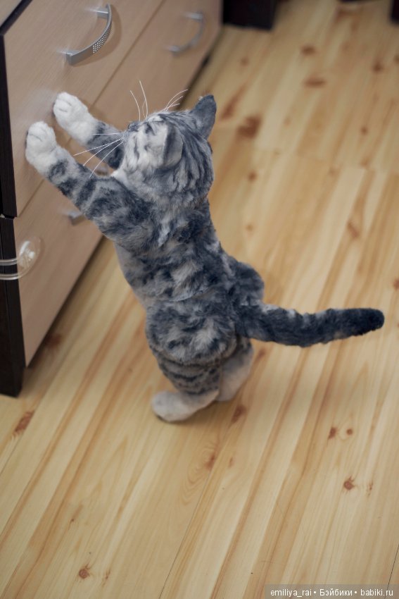 Полосатый котенок — Игрушки в смешанной технике (мех и глина): Арт