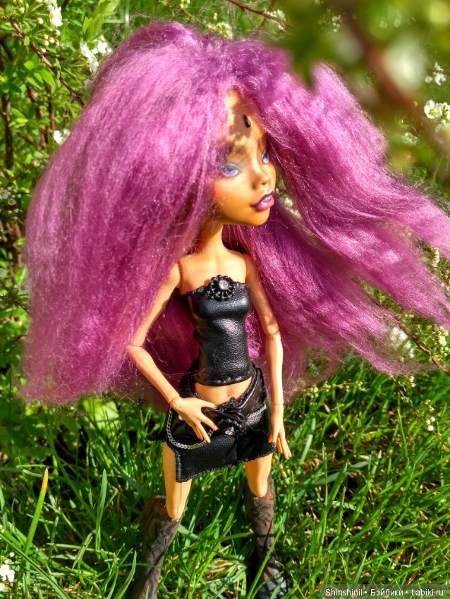 Сатирша из подделки Монстр Хай (фото 8)