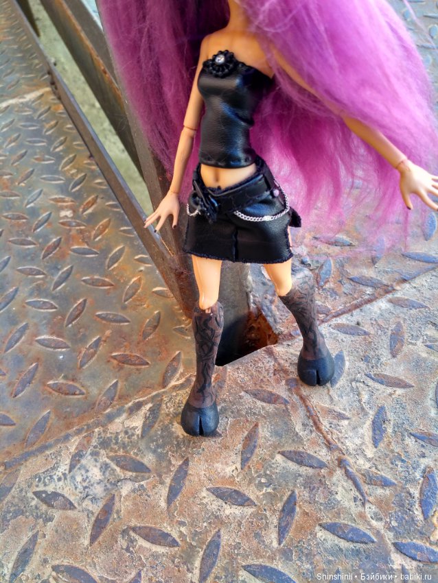 Сатирша из подделки Монстр Хай (фото 4)