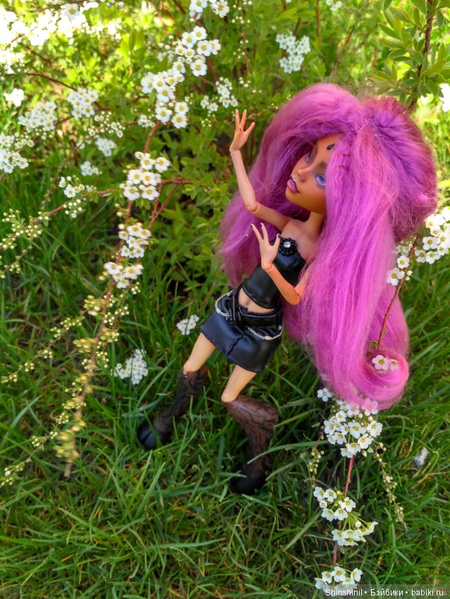 Сатирша из подделки Монстр Хай (фото 9)