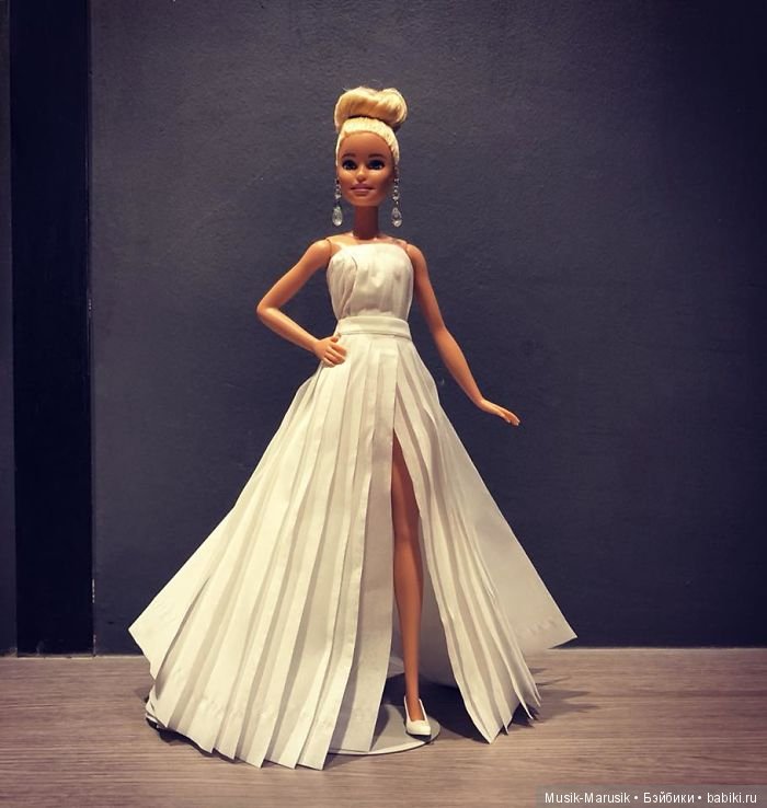 Мастер создает свадебные платья для своих кукол барби, используя туалетную бумагу вместо ткани (фото 3)