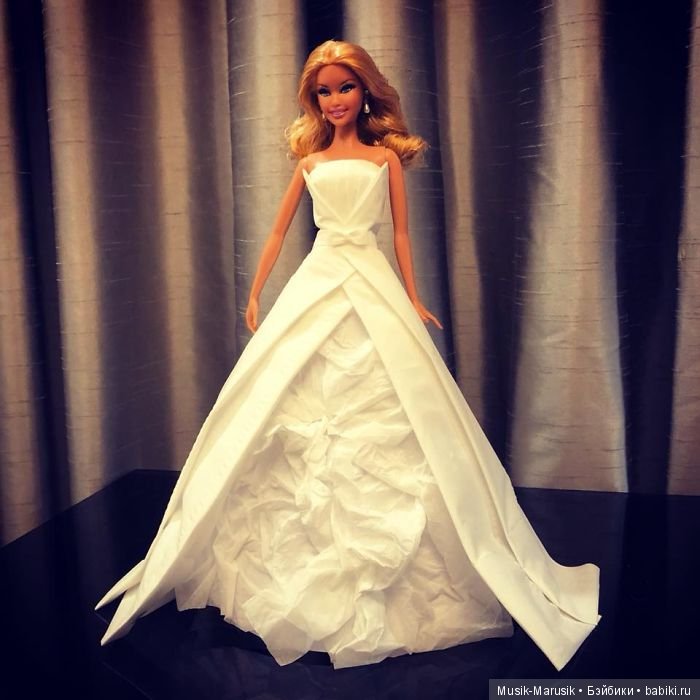 Мастер создает свадебные платья для своих кукол барби, используя туалетную бумагу вместо ткани (фото 10)