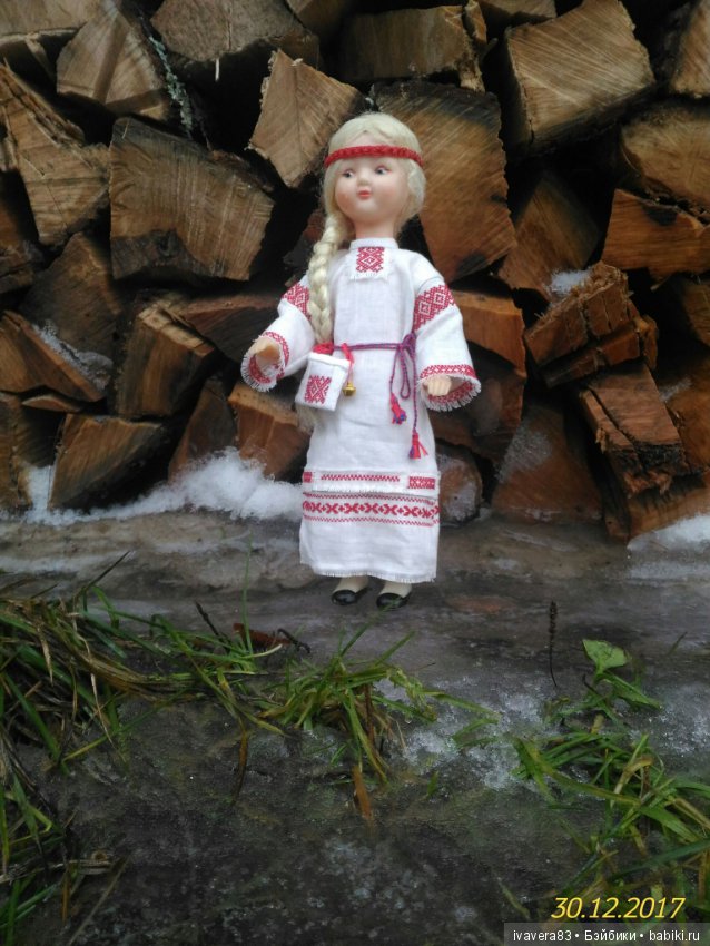 Советская кукла 60-х годов в славянской рубахе (фото 2)