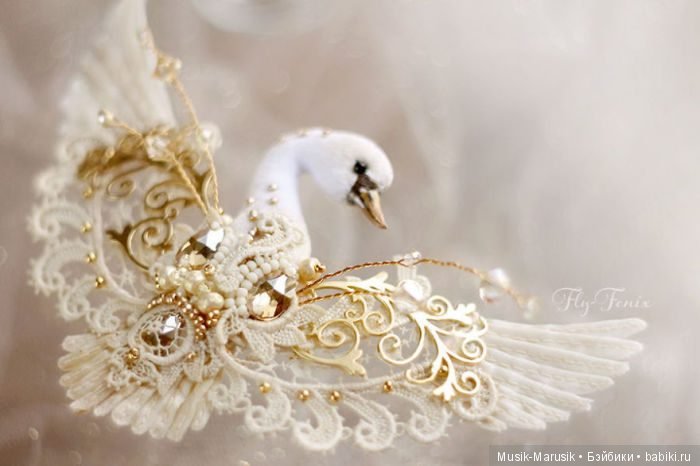 20 волшебных творений из шёлка, бисера, пайеток и страз (фото 4)