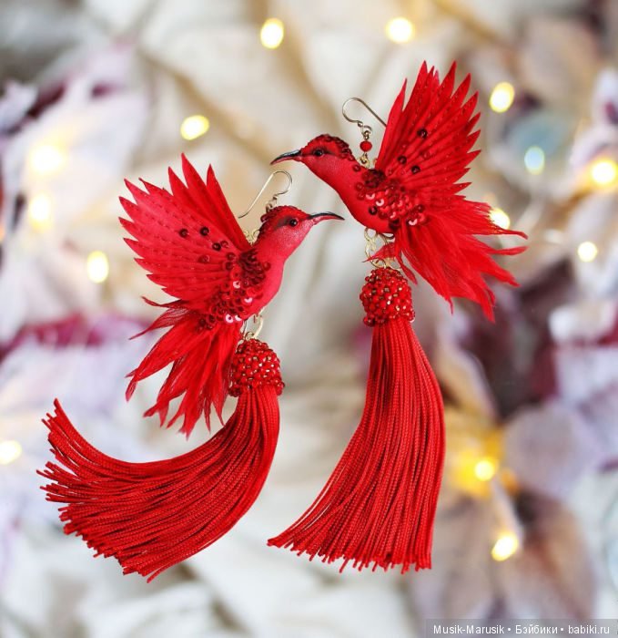 20 волшебных творений из шёлка, бисера, пайеток и страз