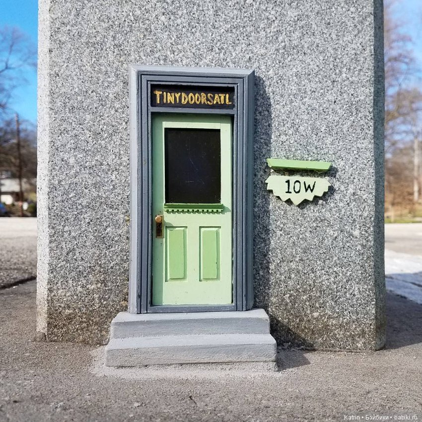 Миниатюрные двери на улицах Атланты (фото 4)