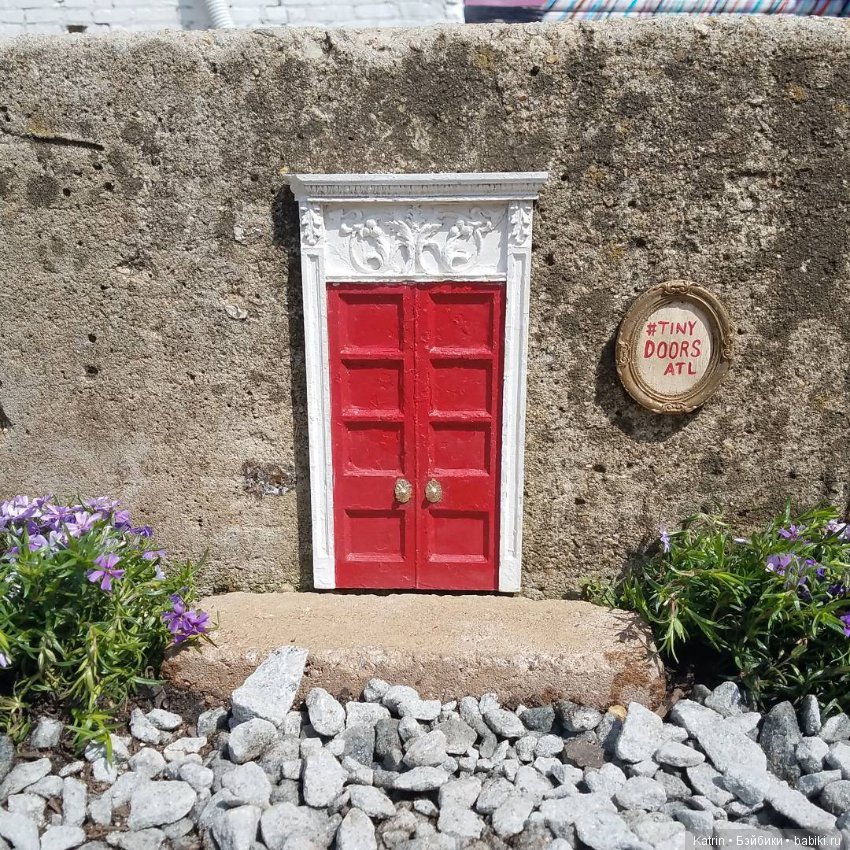 Миниатюрные двери на улицах Атланты (фото 7)