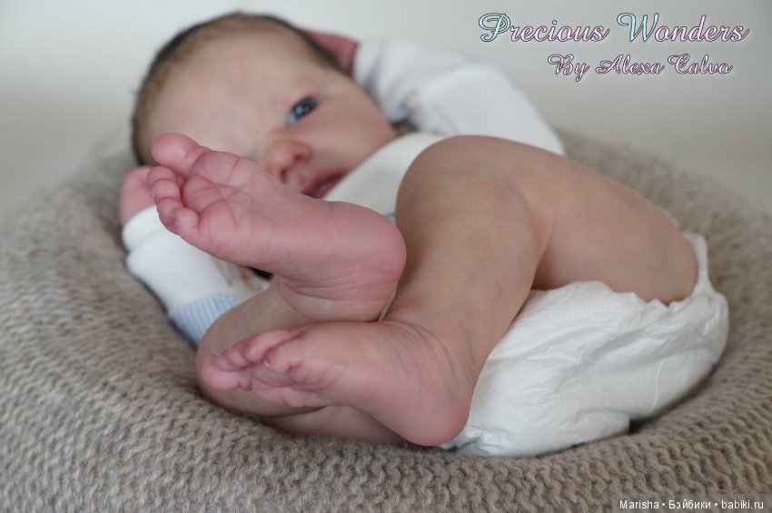 Realborn Landon awake by Bountiful Baby, автор Alexa Calvo Cabet