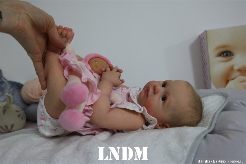 Sophie скульптора Ann Timmerman, автор прототипа детская La Nurserie de Marie