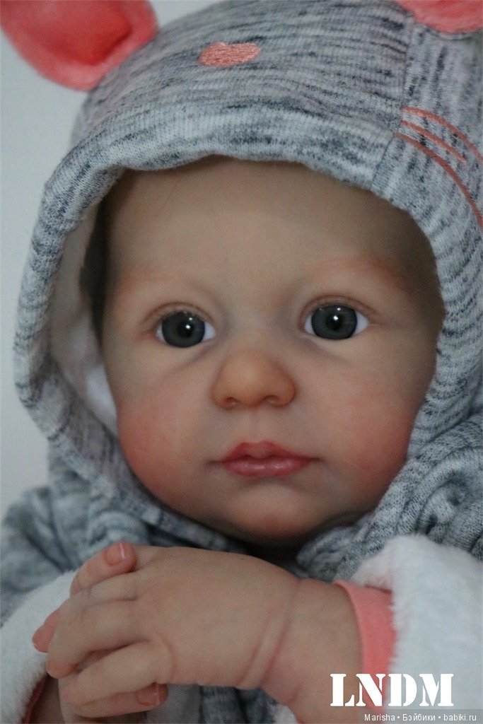 Sophie скульптора Ann Timmerman, автор прототипа детская La Nurserie de Marie