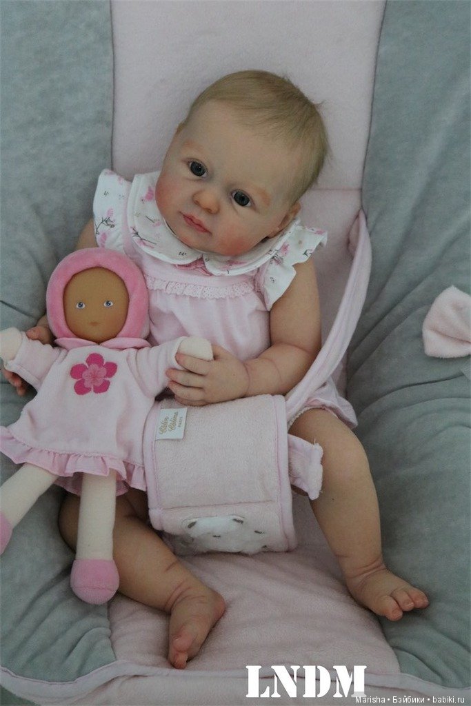 Sophie скульптора Ann Timmerman, автор прототипа детская La Nurserie de Marie