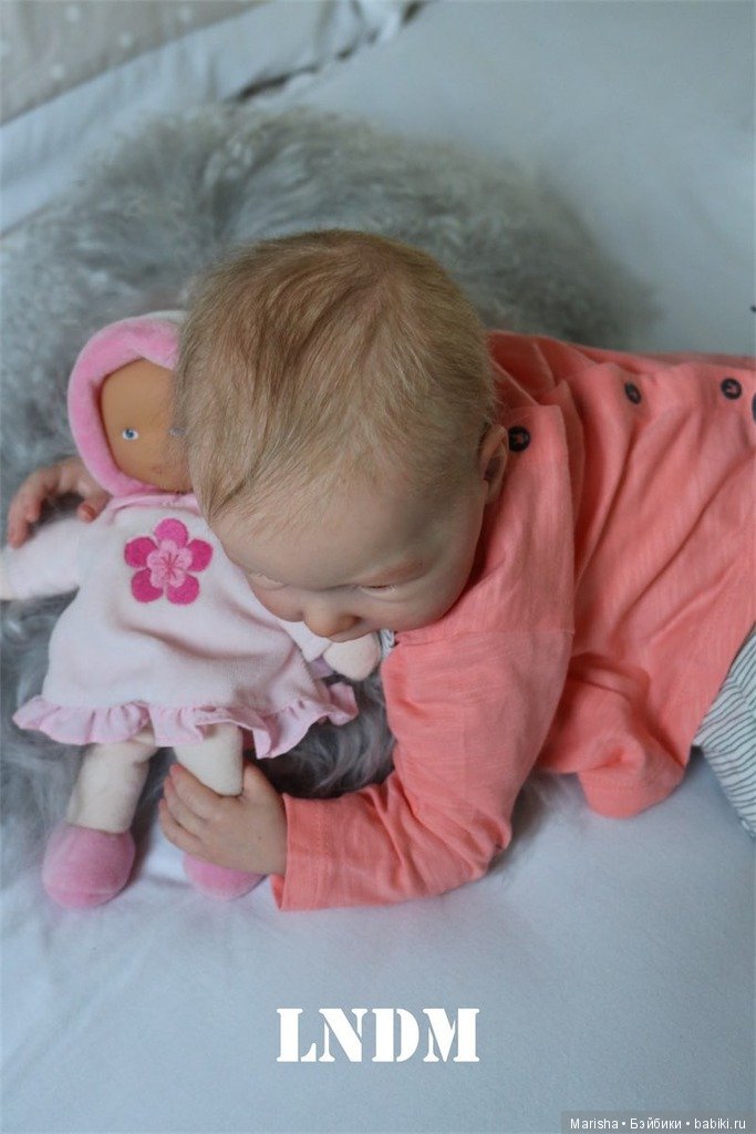 Sophie скульптора Ann Timmerman, автор прототипа детская La Nurserie de Marie