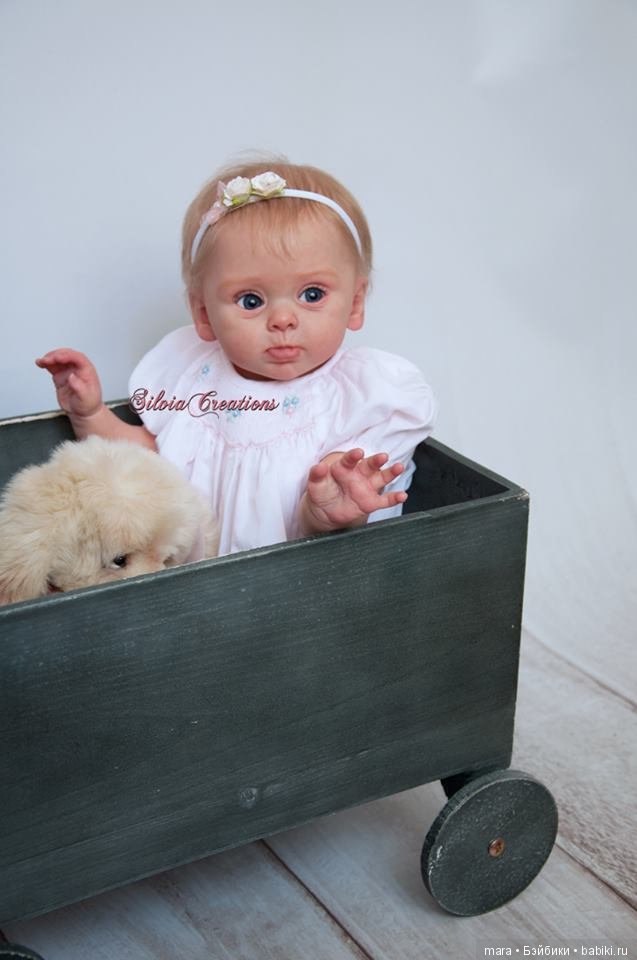 Adelaide от скульптора Andrea Arcello, автор прототипа Silvia Ezquerra