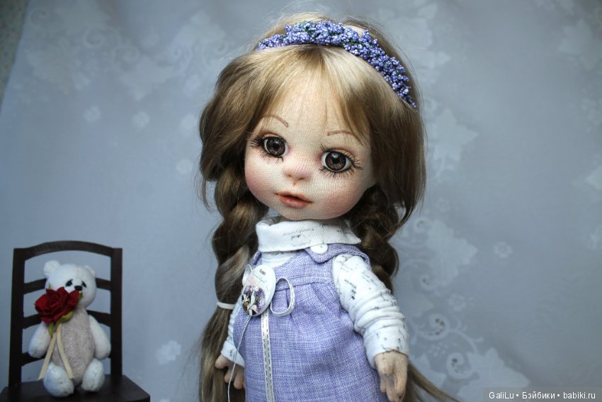 Не похожа на тебя, не похожа на меня... но от всех понемножку