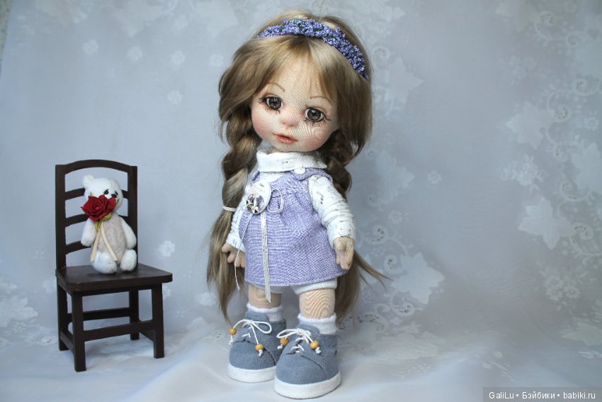 Не похожа на тебя, не похожа на меня... но от всех понемножку