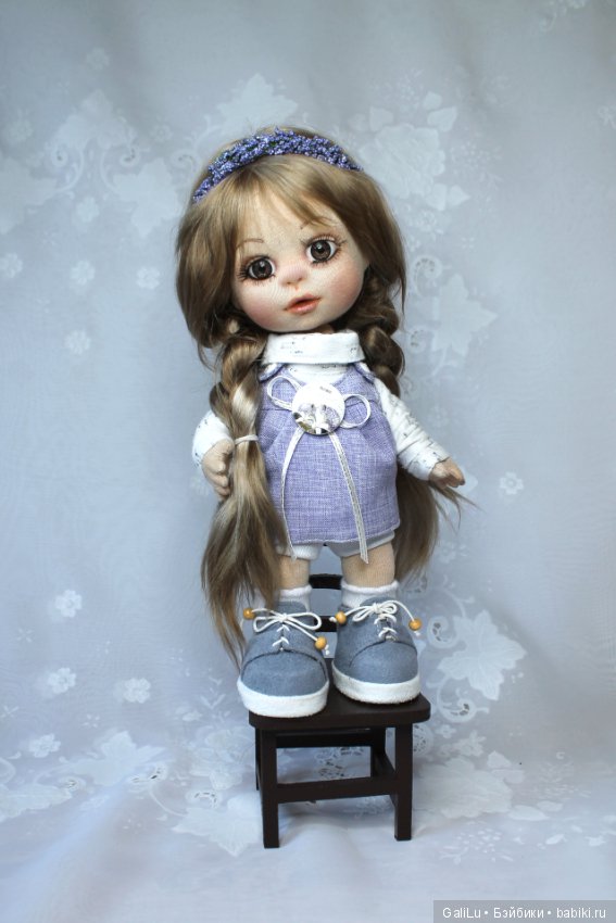 Не похожа на тебя, не похожа на меня... но от всех понемножку