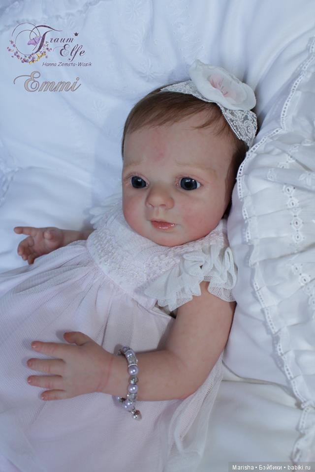 Emmi скульптора Regina Labuc-Hoga