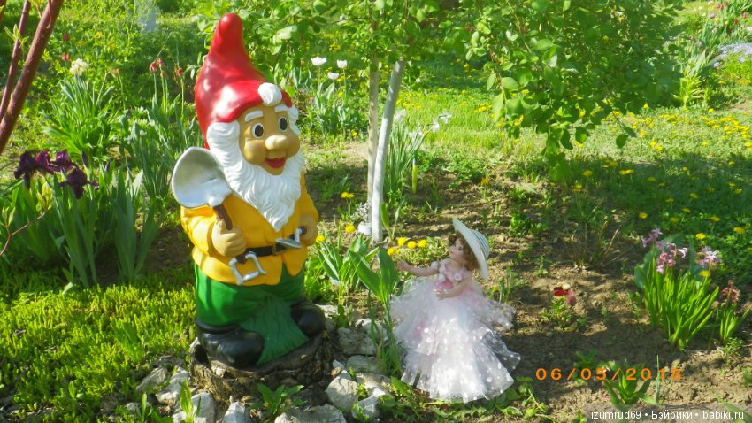 Бетси в роли цветочной феи (фото 4)