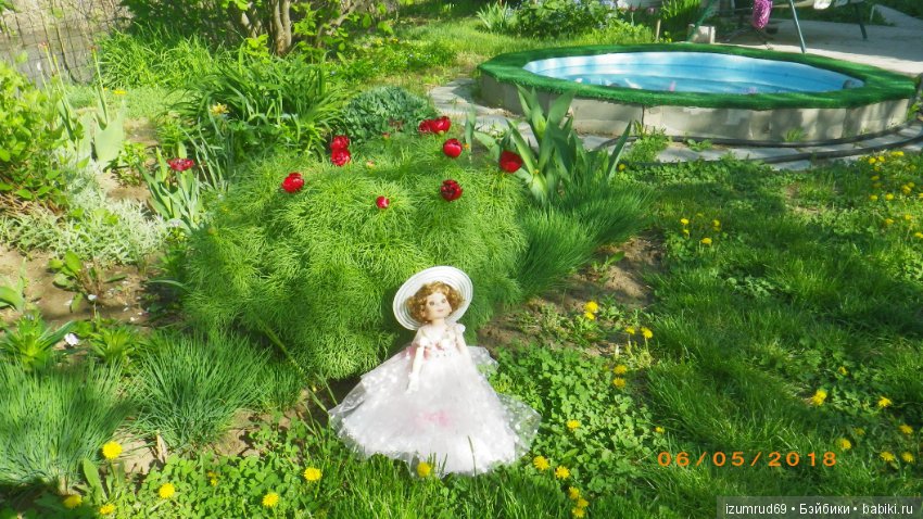 Бетси в роли цветочной феи (фото 8)