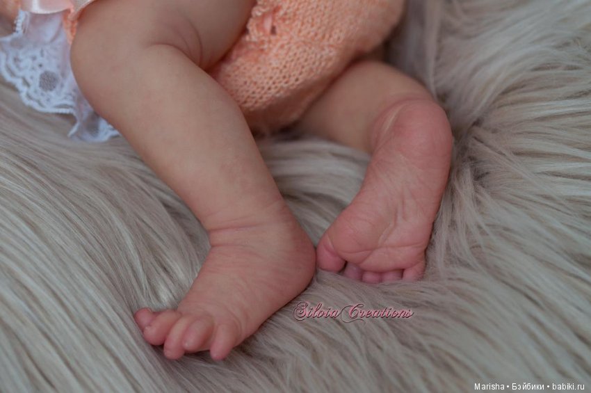 Realborn Laila awake, автор прототипа Silvia Ezquerra