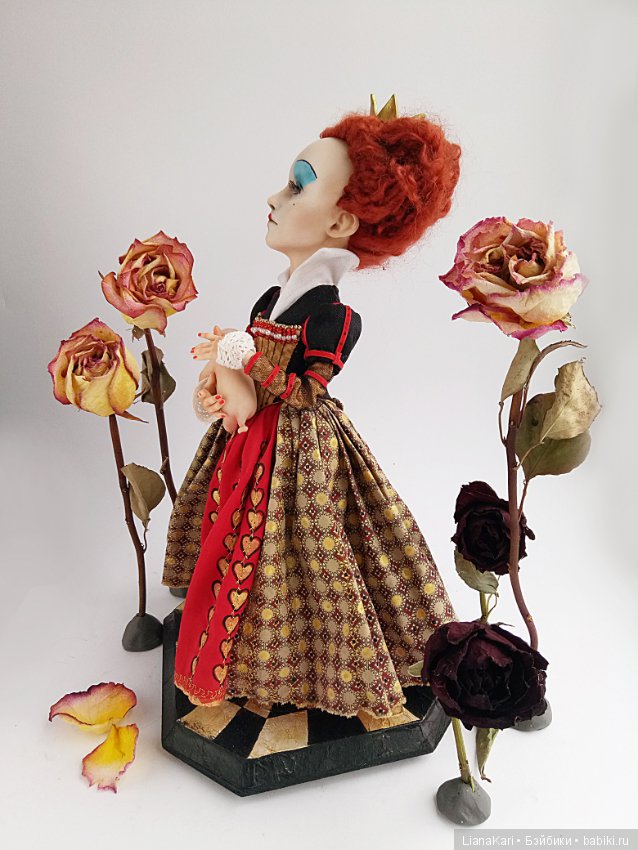 Красная королева Ирацибета фон Кримс из Алисы в стране чудес (фото 4)