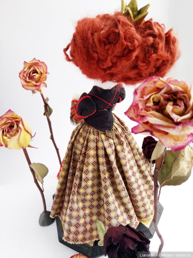 Красная королева Ирацибета фон Кримс из Алисы в стране чудес (фото 5)