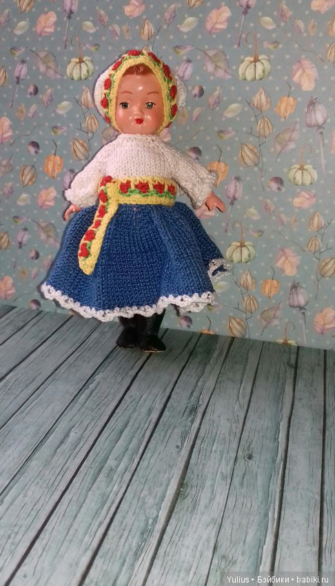 Связала наряд для куклы, подаренной мне, привезенной из Чехии (фото 2)