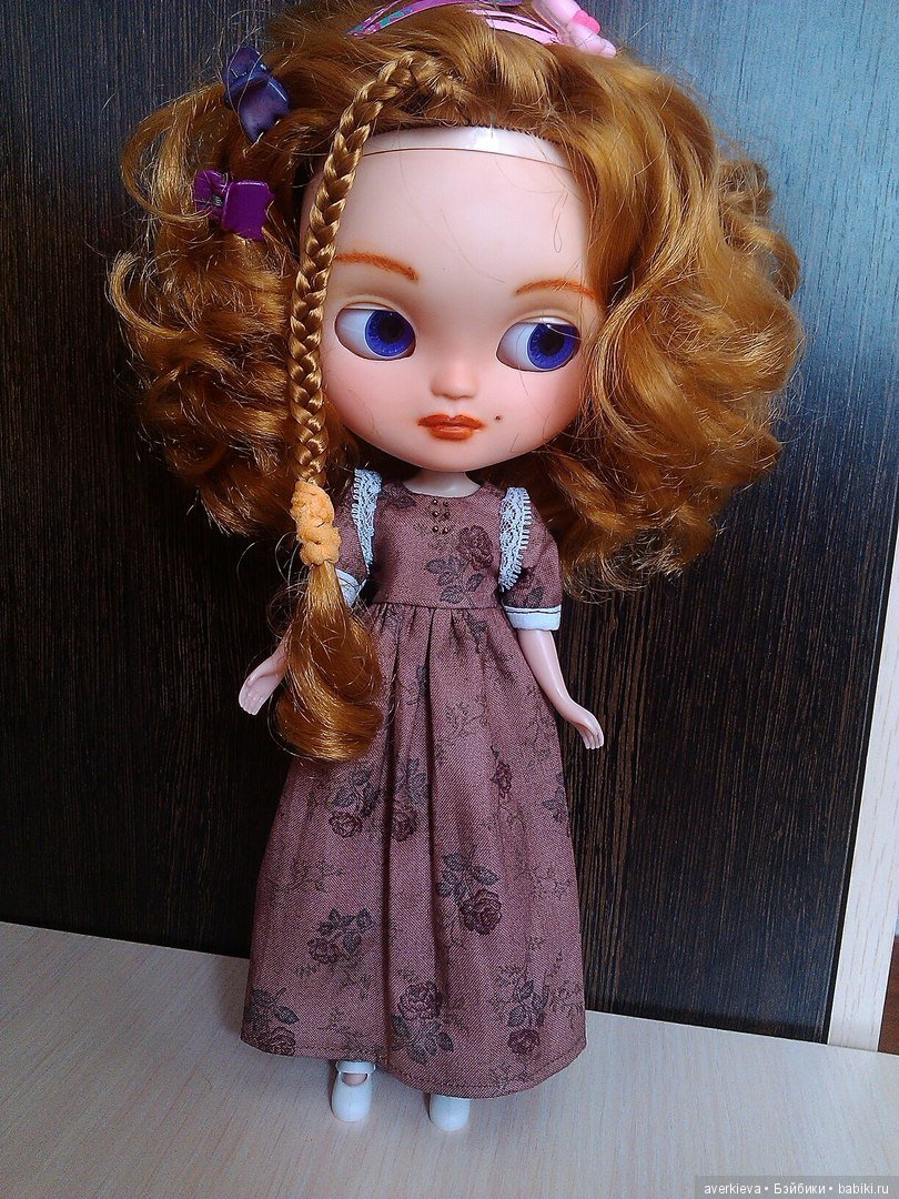 Лукерья меряет новые наряды