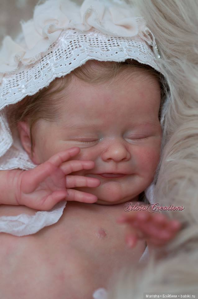 Uriel скульптора Priscilla Lopes, автор прототипа Silvia Ezquerra