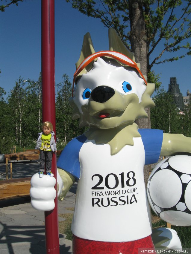 Мишка Крузиков. Или куда не ступала нога взрослых кукол в Зарядье