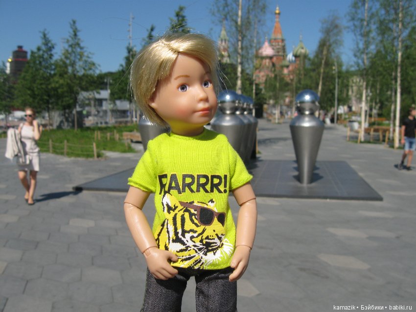 Мишка Крузиков. Или куда не ступала нога взрослых кукол в Зарядье