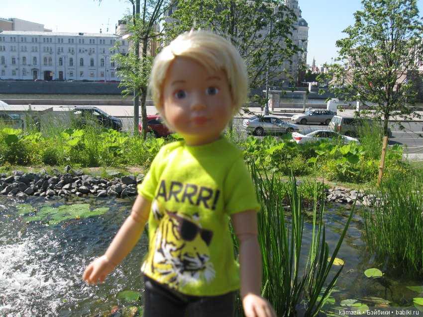 Мишка Крузиков. Или куда не ступала нога взрослых кукол в Зарядье