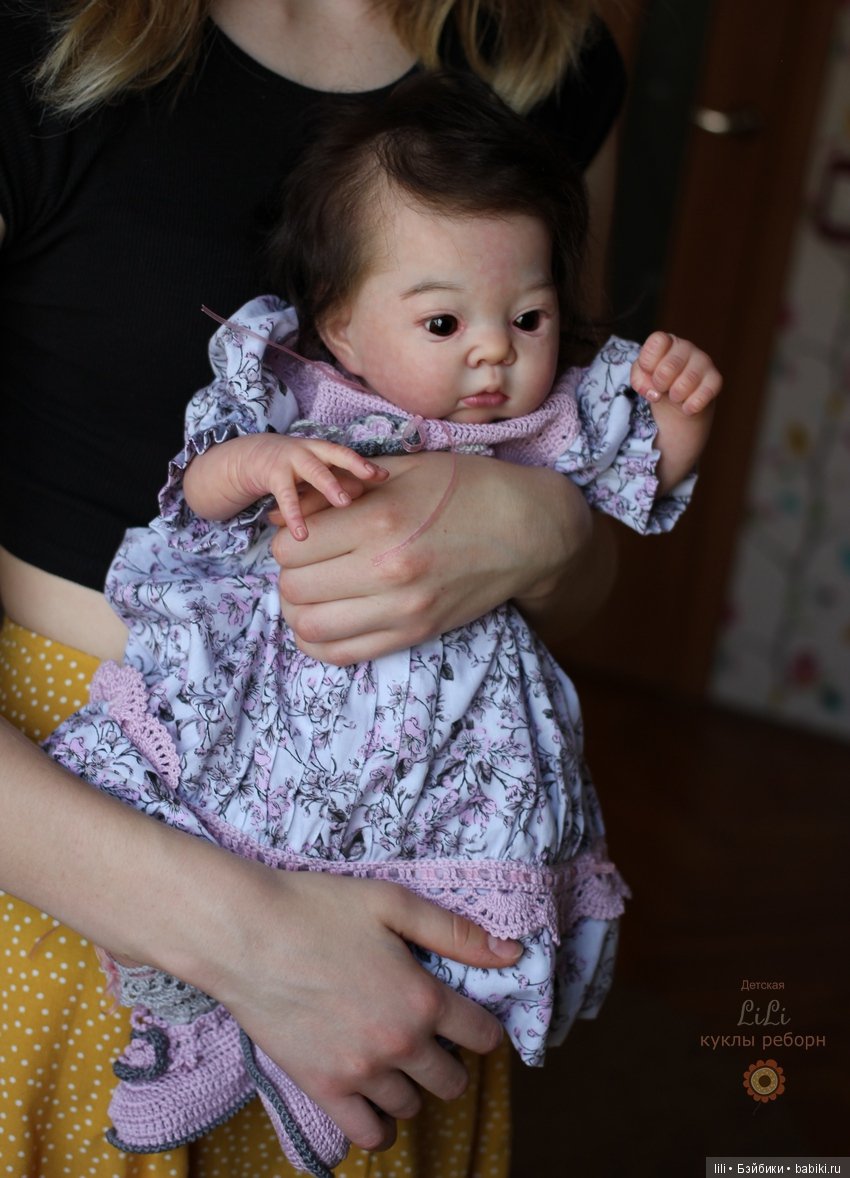 Азиаточка Акина в новом наряде, Adrie Stoete