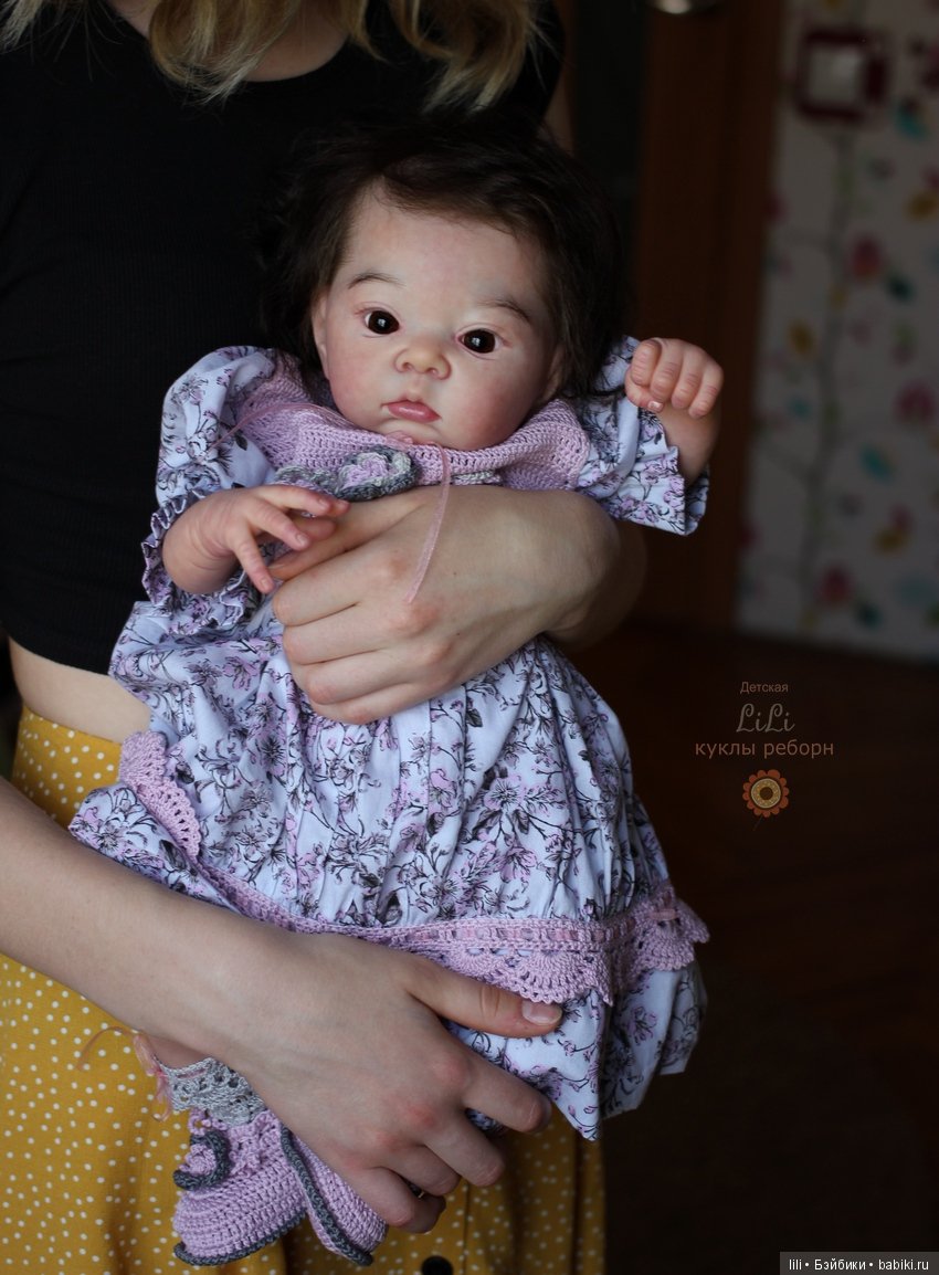 Азиаточка Акина в новом наряде, Adrie Stoete