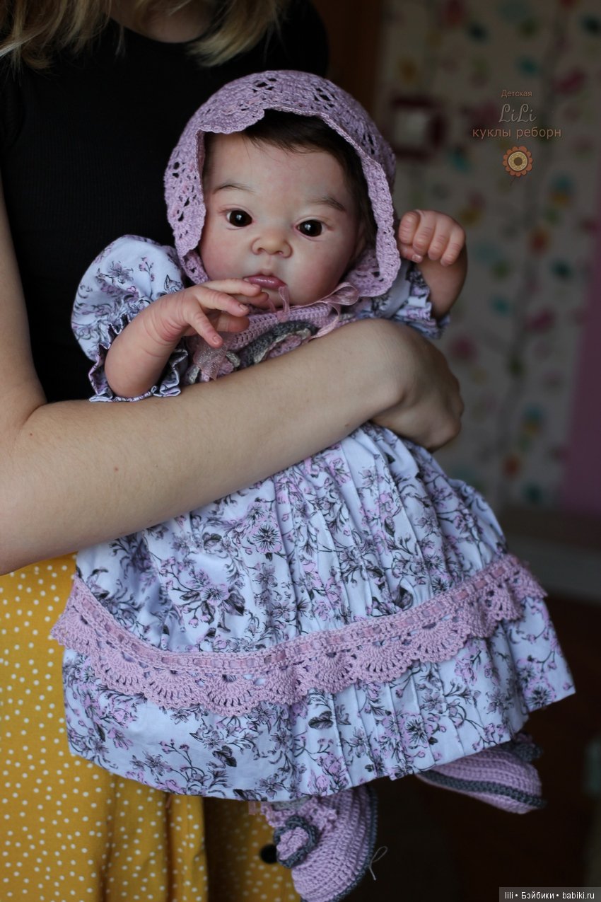 Азиаточка Акина в новом наряде, Adrie Stoete