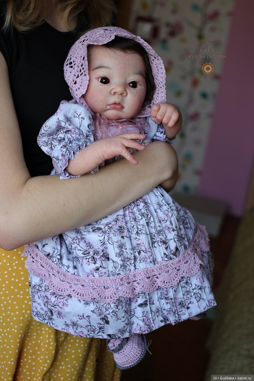 Азиаточка Акина в новом наряде, Adrie Stoete