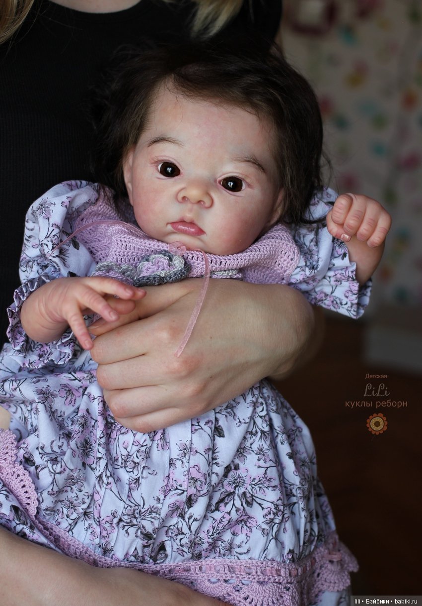 Азиаточка Акина в новом наряде, Adrie Stoete