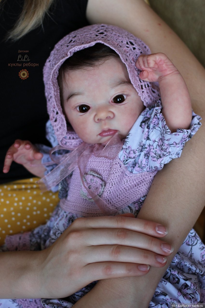 Азиаточка Акина в новом наряде, Adrie Stoete