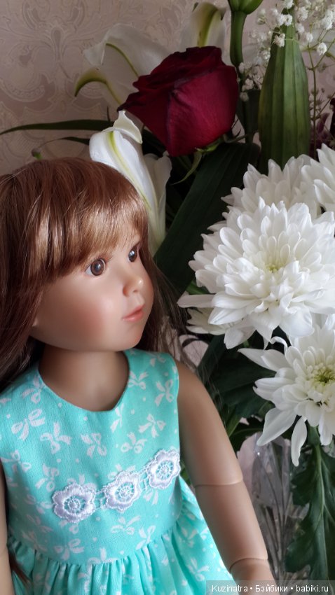 Девочки, цветы и новые платья