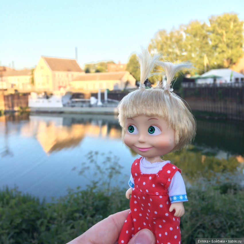 Машка - промокашка — Куклы Маша и Медведь (Simba): Маша в кармашке