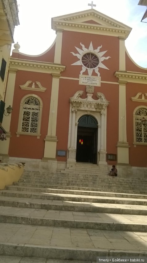 Посещение храма Панайя Спилиотисса («Богородицы в пещерах»), Святой Феодоры