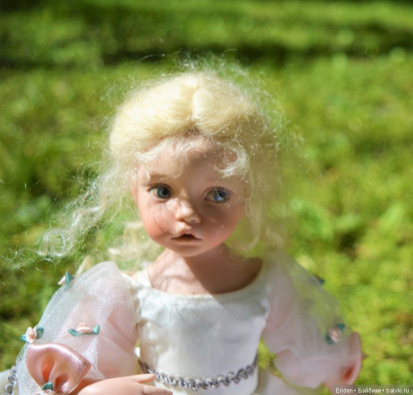 Николь на прогулке. Dianna Effner Nicole 1/1