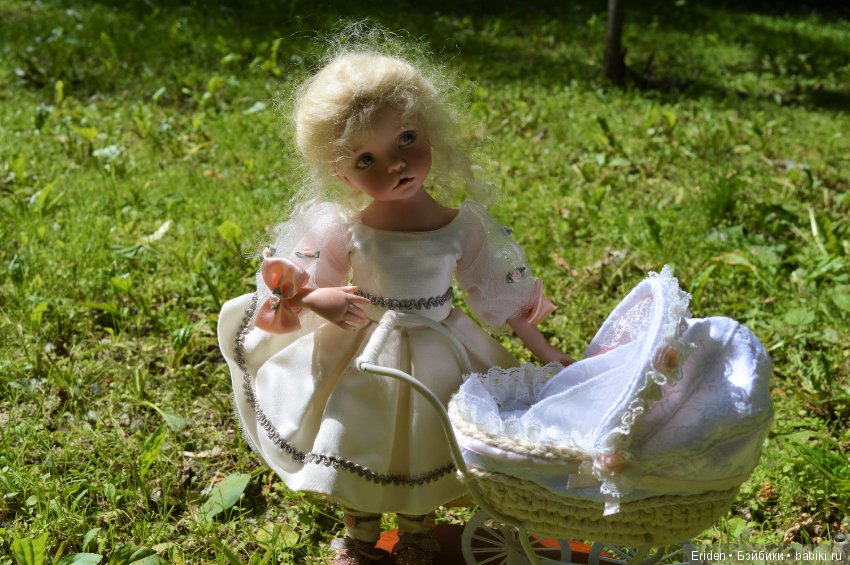 Николь на прогулке. Dianna Effner Nicole 1/1