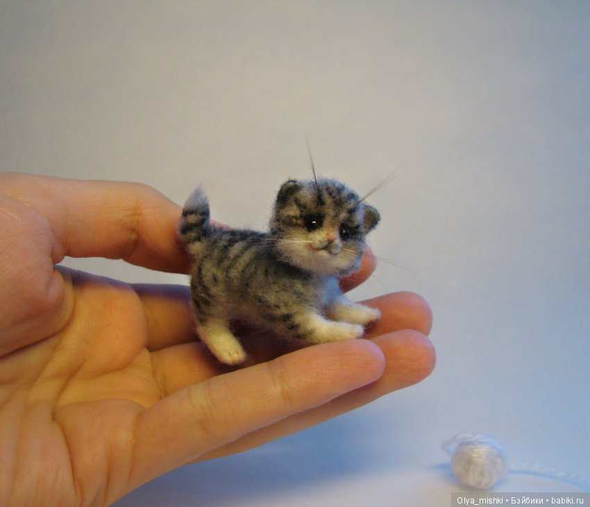 Серенький котейка — Валяные игрушки из шерсти: сухое валяние (фото 6)