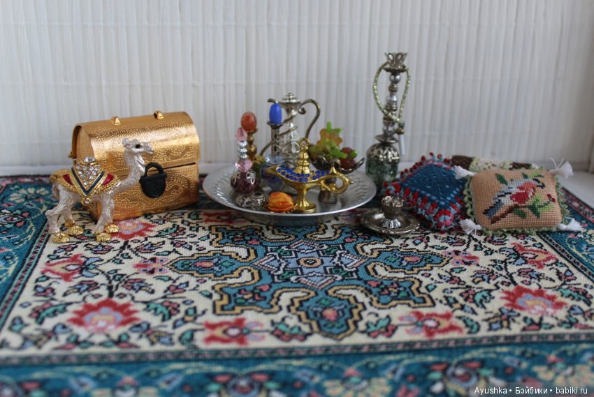 Почти персидский, но в миниатюре! Вышитый ковер для коллекционного кукольного дома