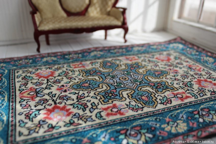 Почти персидский, но в миниатюре! Вышитый ковер для коллекционного кукольного дома (фото 7)