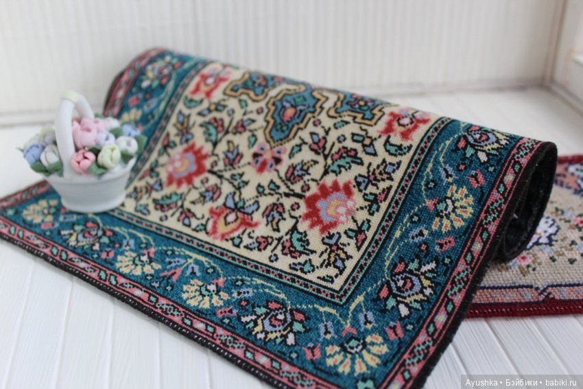 Почти персидский, но в миниатюре! Вышитый ковер для коллекционного кукольного дома