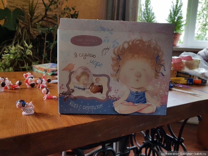 Милая миниатюра из шоколадных яиц с сюрпризом