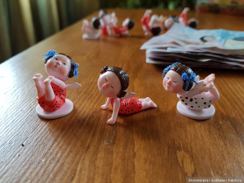 Милая миниатюра из шоколадных яиц с сюрпризом