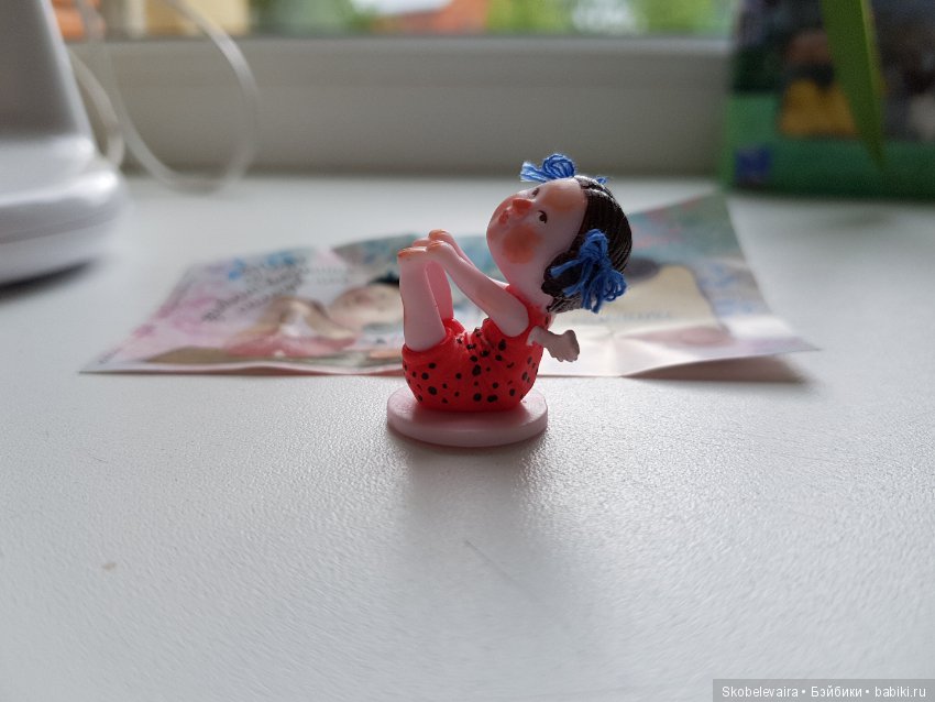 Милая миниатюра из шоколадных яиц с сюрпризом